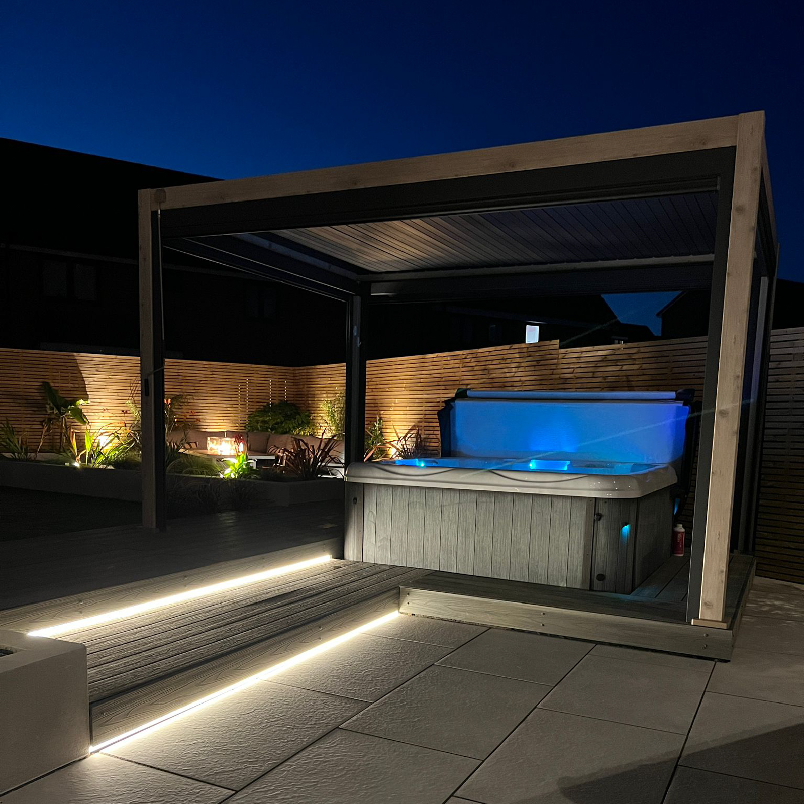 Nova - Titan Freestanding Aluminium Pergola - 4m x 3m Rectangular - Wood Look thumbnail 5