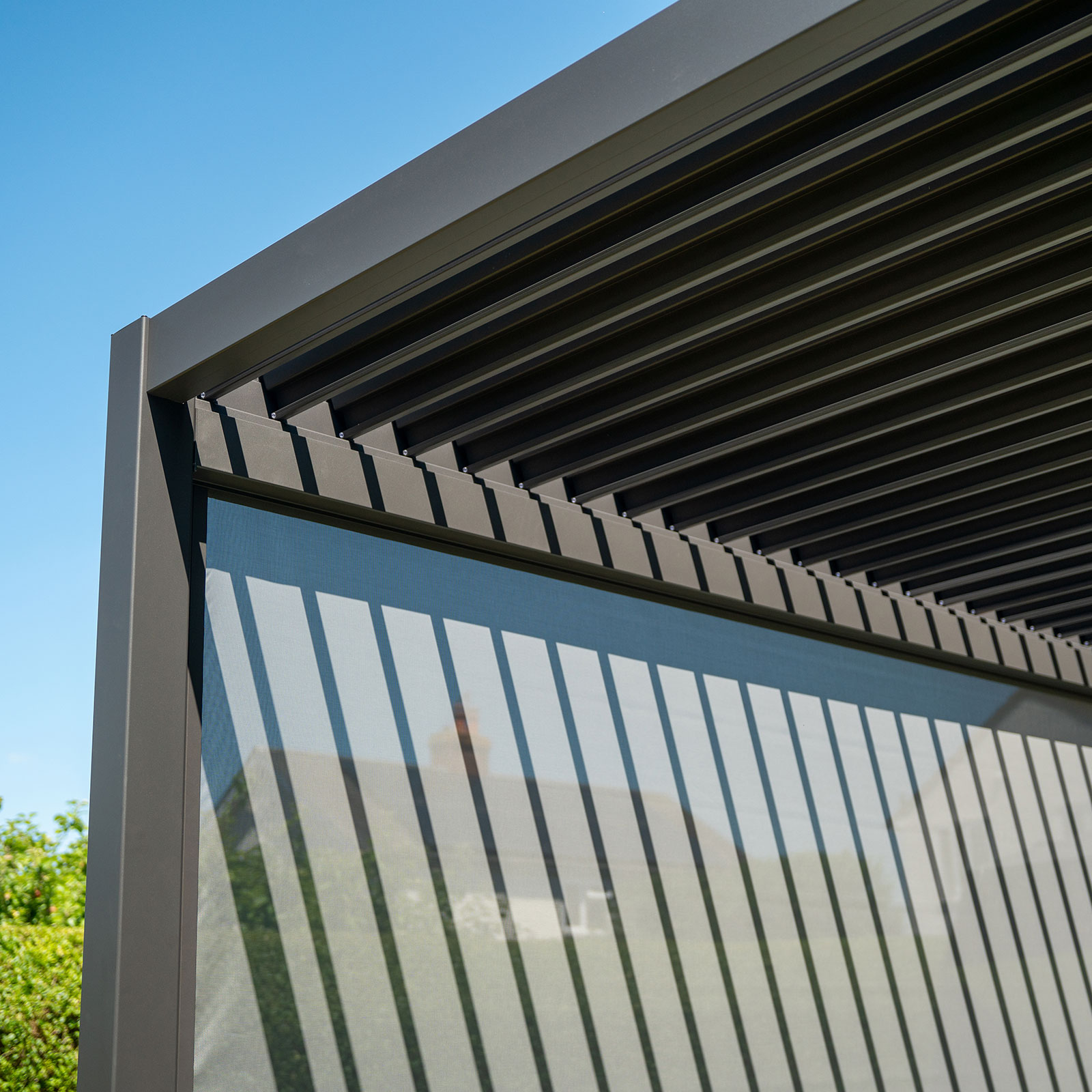 Nova - Titan Pergola Pull Down Screen - 4m - Grey thumbnail 7