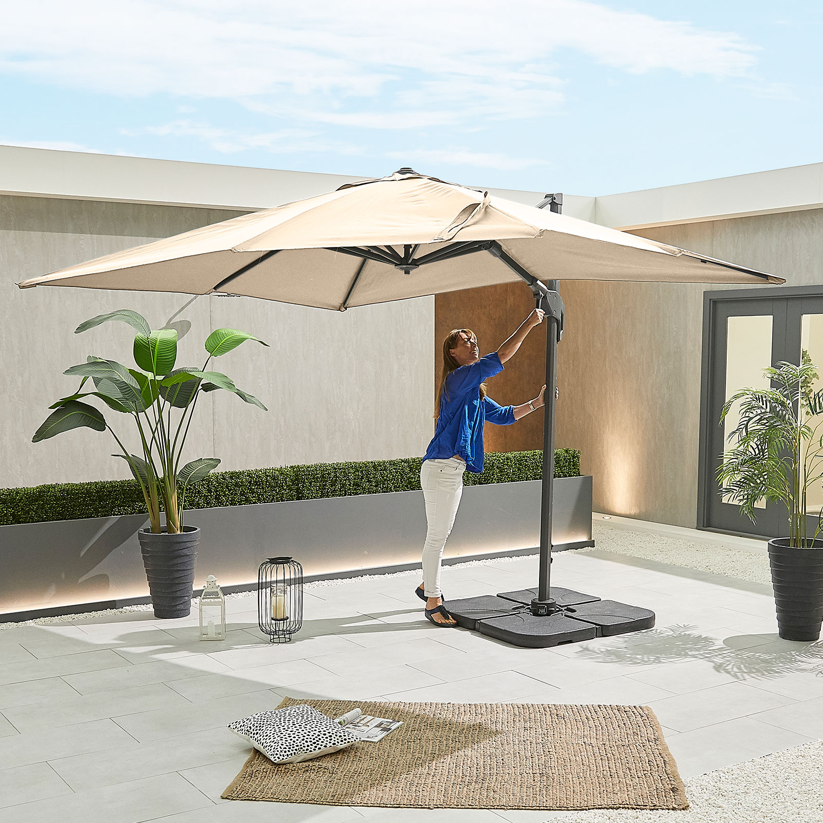 Nova - Genesis Grey Frame Cantilever Parasol - 3m x 2.5m Rectangular - Beige thumbnail 4